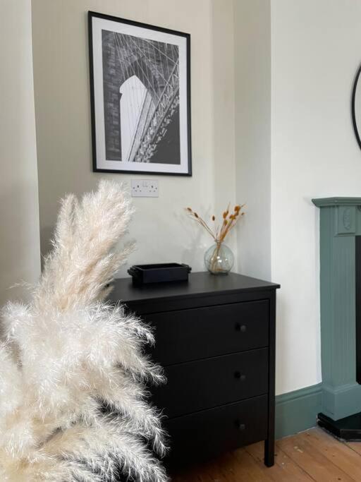New Luxury For 2024 - Central Plymouth House - Sleeps 10 - Access To Plymouth Town - Close To The Barbican - Pets Welcome - Parking Available - By Luxe Living By Sophia Dış mekan fotoğraf