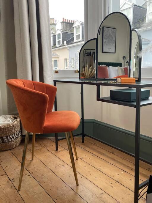 New Luxury For 2024 - Central Plymouth House - Sleeps 10 - Access To Plymouth Town - Close To The Barbican - Pets Welcome - Parking Available - By Luxe Living By Sophia Dış mekan fotoğraf