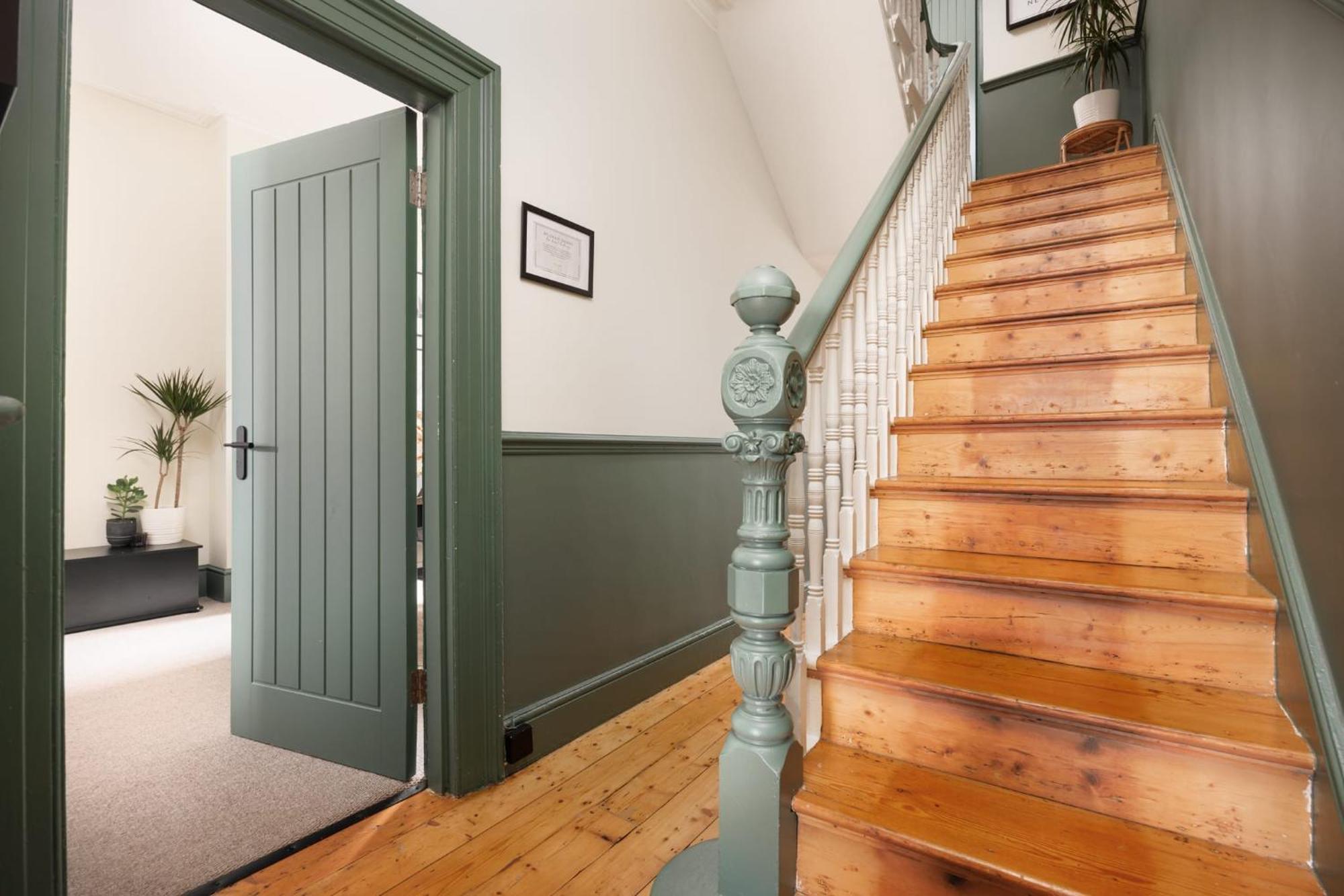 New Luxury For 2024 - Central Plymouth House - Sleeps 10 - Access To Plymouth Town - Close To The Barbican - Pets Welcome - Parking Available - By Luxe Living By Sophia Dış mekan fotoğraf