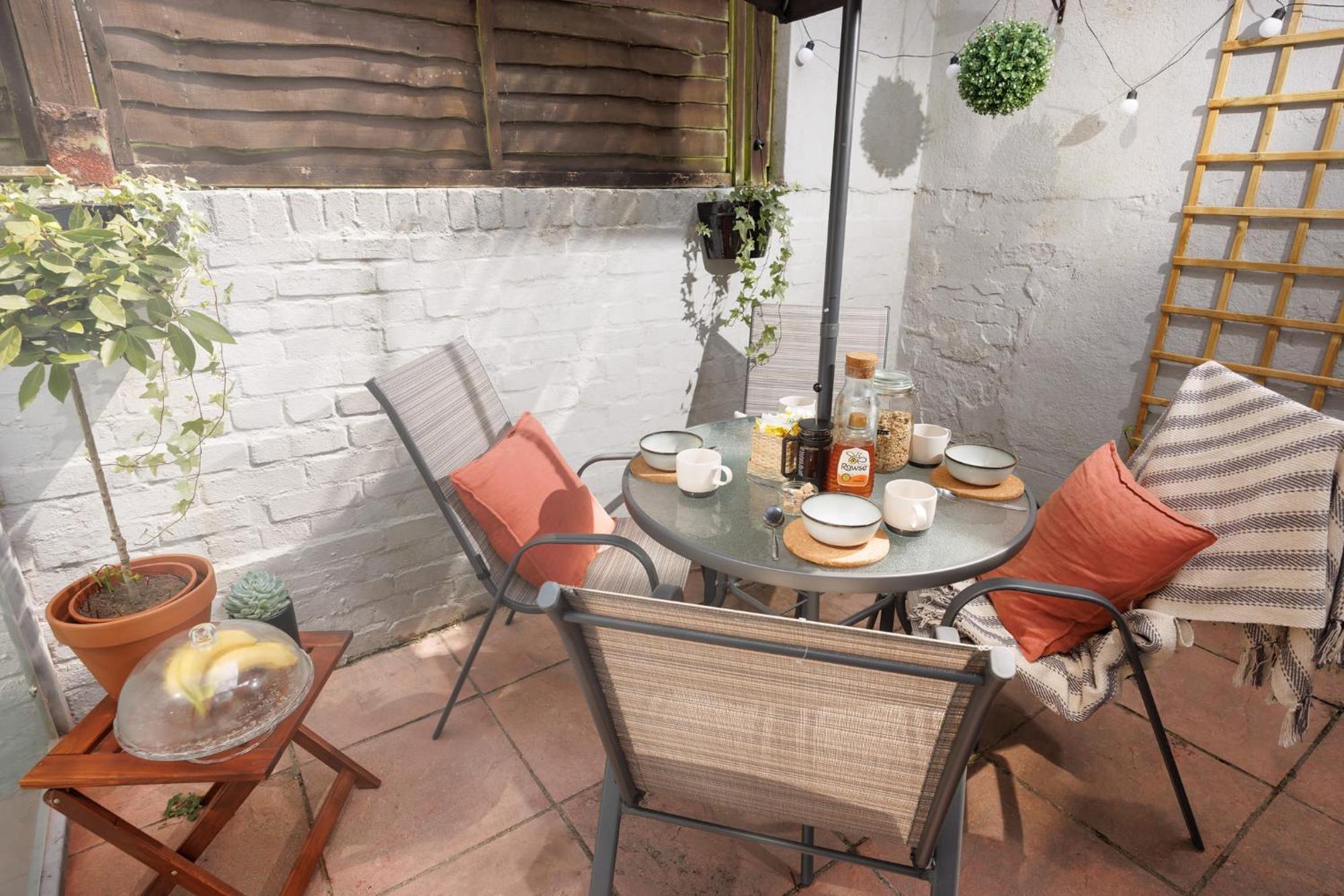 New Luxury For 2024 - Central Plymouth House - Sleeps 10 - Access To Plymouth Town - Close To The Barbican - Pets Welcome - Parking Available - By Luxe Living By Sophia Dış mekan fotoğraf