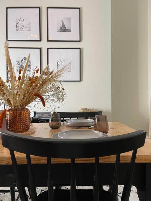 New Luxury For 2024 - Central Plymouth House - Sleeps 10 - Access To Plymouth Town - Close To The Barbican - Pets Welcome - Parking Available - By Luxe Living By Sophia Dış mekan fotoğraf