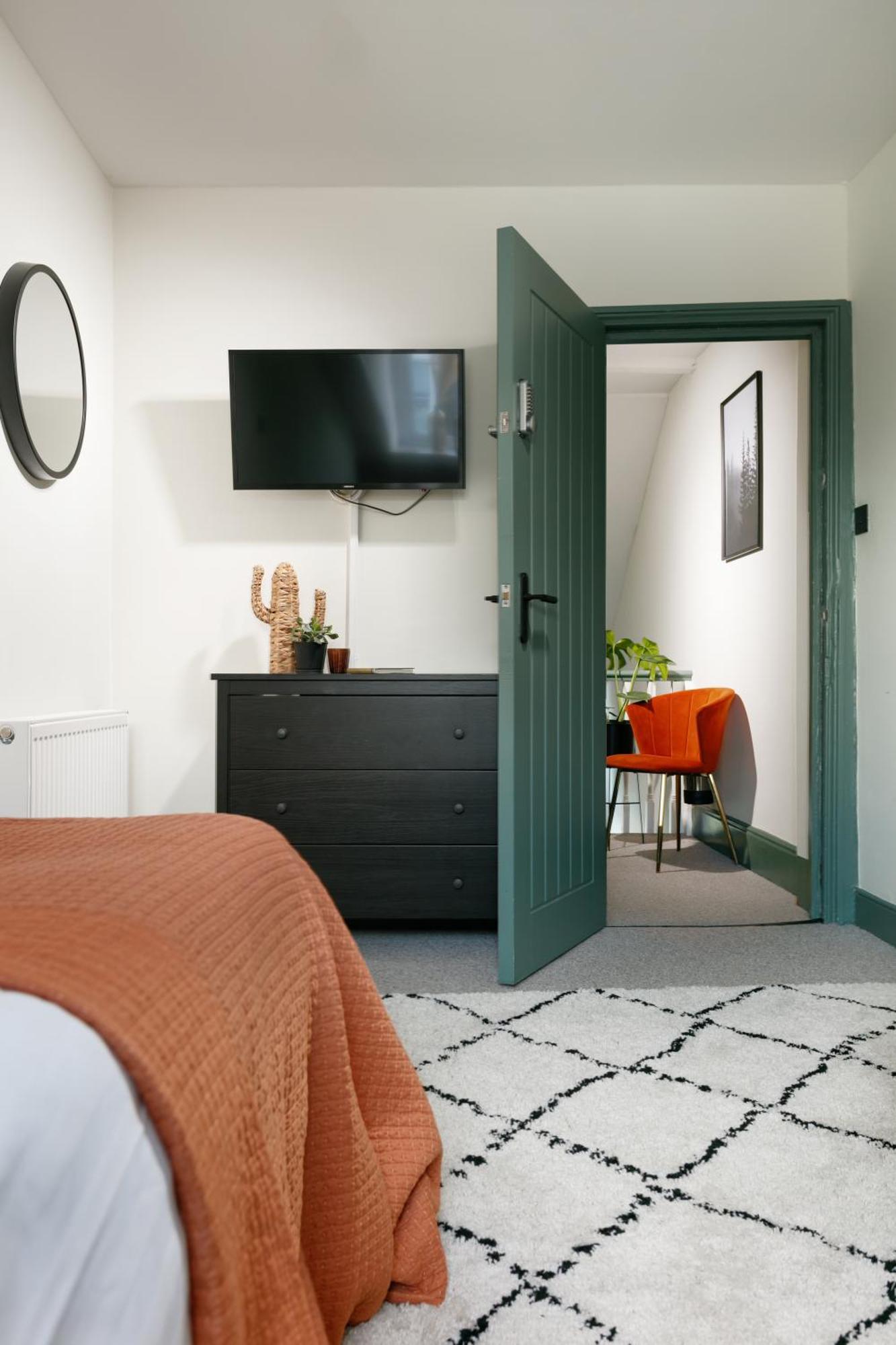 New Luxury For 2024 - Central Plymouth House - Sleeps 10 - Access To Plymouth Town - Close To The Barbican - Pets Welcome - Parking Available - By Luxe Living By Sophia Dış mekan fotoğraf