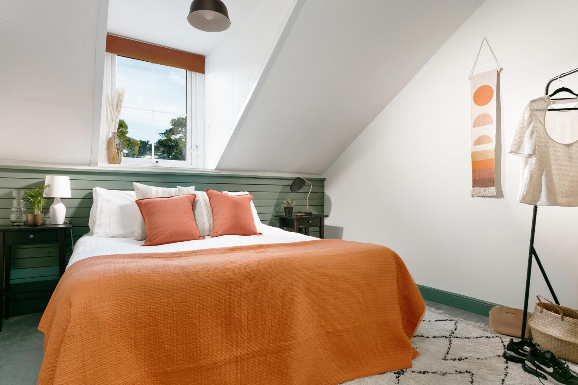 New Luxury For 2024 - Central Plymouth House - Sleeps 10 - Access To Plymouth Town - Close To The Barbican - Pets Welcome - Parking Available - By Luxe Living By Sophia Dış mekan fotoğraf