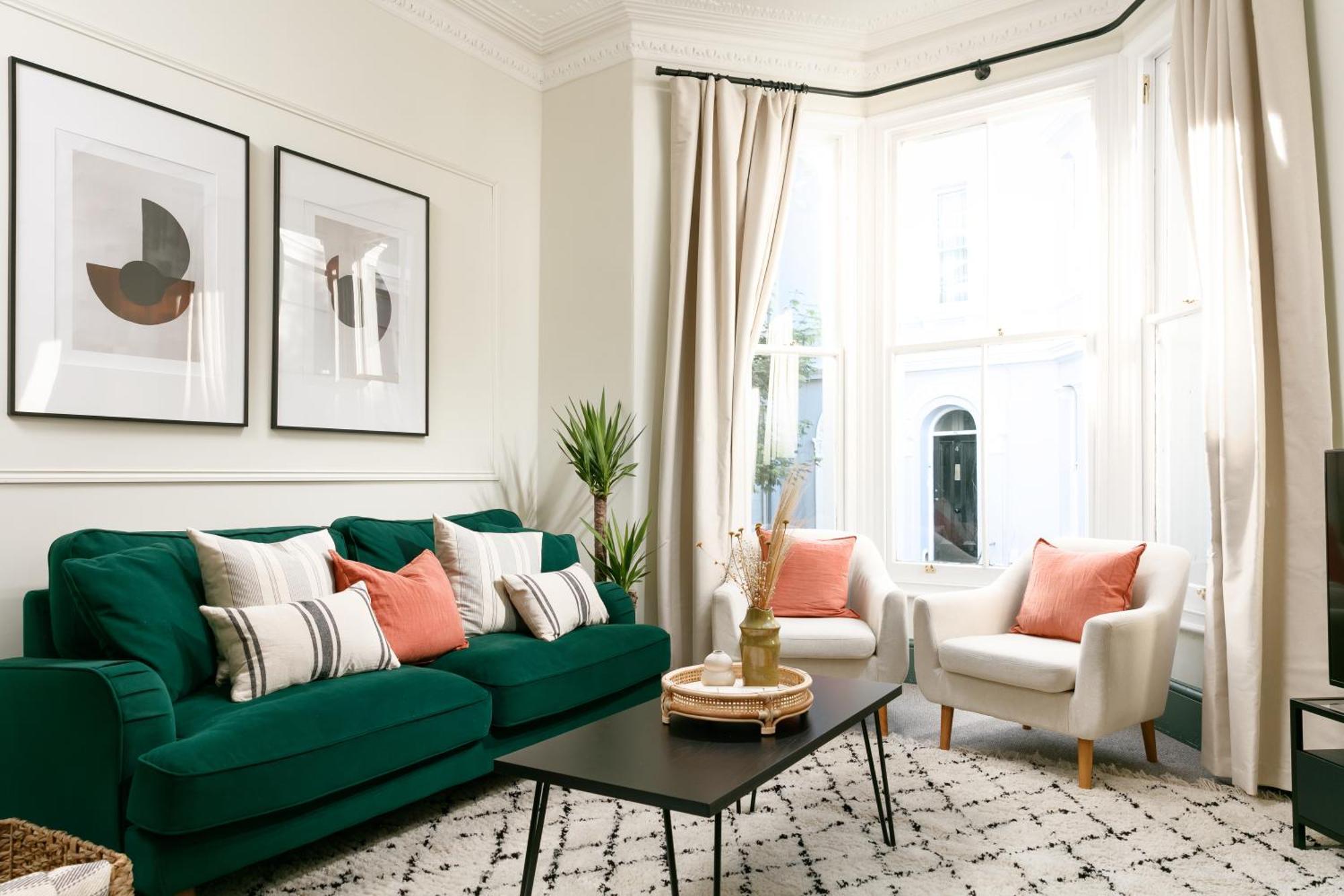 New Luxury For 2024 - Central Plymouth House - Sleeps 10 - Access To Plymouth Town - Close To The Barbican - Pets Welcome - Parking Available - By Luxe Living By Sophia Dış mekan fotoğraf